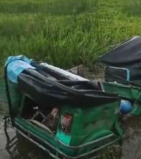 ব্রাহ্মণবাড়িয়ায় চলন্ত ট্রেনের ধাক্কায় দুমড়েমুচড়ে যায় সিএনজি, দুইজন নিহত 